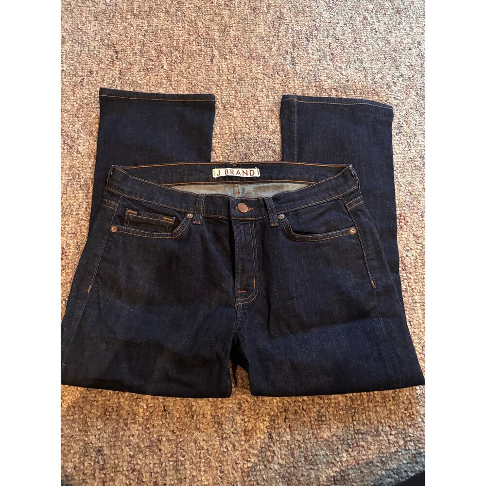 J brand dark wash boot cut Capri jeans size 27
￼